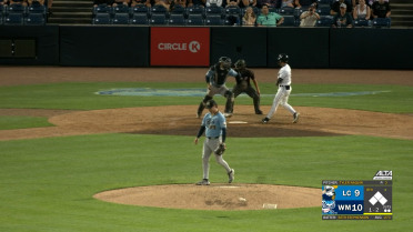 Tyler Naquin tosses scoreless 8th inning