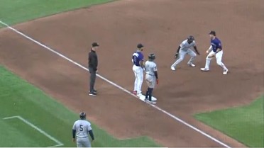 Hiura redefines 3-unassisted play, takes scenic route for out 