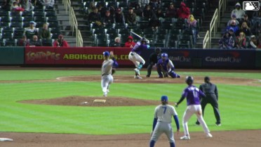 Antoine Kelly In play, run(s) to Vimael Machín