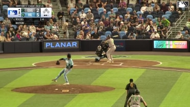Cam Maldonado homers (2) on a line drive to right field. Walker Martin scores.