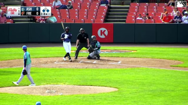 Dylan Howard In play, run(s) to Leandro Arias