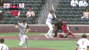 Dustin Harris singles on a line drive to right fielder Yolmer Sánchez. Mason McCoy scores.