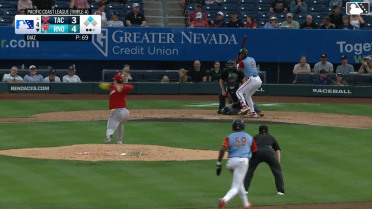 Jhonathan Díaz In play, run(s) to LuJames Groover
