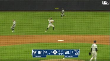 Alexander Vargas makes a spinning throw