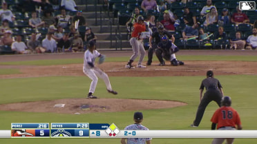 Jose Perez singles on a soft fly ball to left fielder Henry Ramos. Miguel Rodríguez scores.