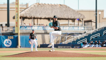 Shuckers Split Doubleheader with Biscuits