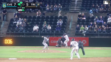 Capri Ortiz singles on a sharp line drive to center fielder Jonny Farmelo. Ryan Nicholson scores. Jake Munroe scores.