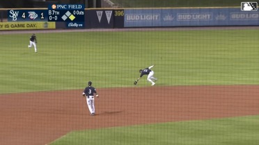 Oswald Peraza's diving catch