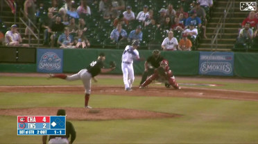 Pete Crow-Armstrong knocks a two-run HR to right