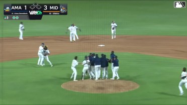 Leo De Vries catches final out to clinch series