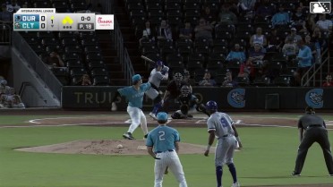 Jack Suwinski hit by pitch. Nick Madrigal scores. Tre' Morgan to 3rd. Austin Slater to 2nd.