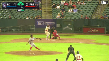 Clayton Gray singles on a line drive to right fielder Lucas Ramirez. Landyn Vidourek scores. Luis Mendez scores. Jeremy Ciriaco to 3rd.