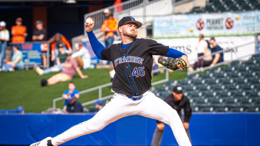 Back and Forth Battle Gives Syracuse First Win of Week at Buffalo Thursday