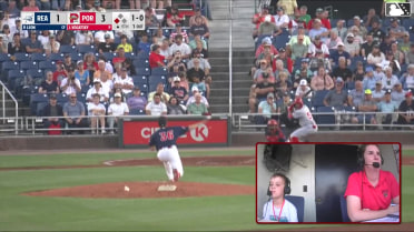 Pedro León singles on a line drive to center fielder Nelly Taylor. Wuilfredo Antunez scores.