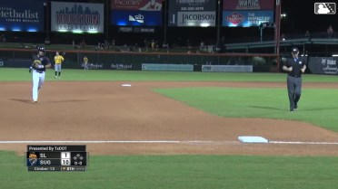 Pedro León's two-run homer