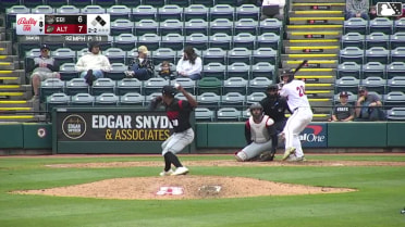 Johan Simon In play, run(s) to Derek Berg