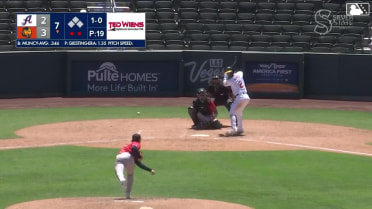 Max Muncy's solo home run