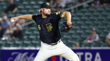 Casilla, Newton Stifle San Jose, Inching Grizzlies Closer to Postseason