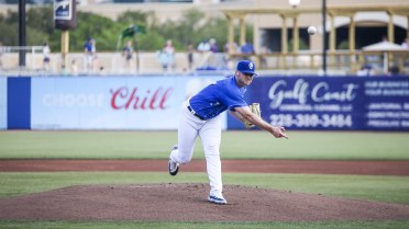 Pitching, Lineup Dominate in 10-0 Shuckers Win to Extend Win Streak to Eight