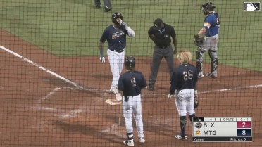 Xavier Isaac hits a two-run homer in Game 3