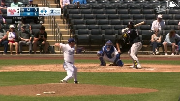 Leandro Cedeño homers (3) on a fly ball to left field. Ethan Salas scores. Ryan Jackson scores.