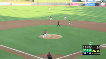 Andruw Monasterio makes a sweet one-handed play