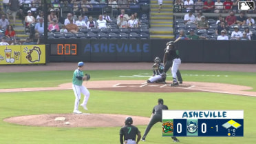 Edward Florentino reaches on a throwing error by second baseman Alejandro Nunez. Carlos Caro scores. Easton Carmichael to 3rd. Edward Florentino to 2nd.