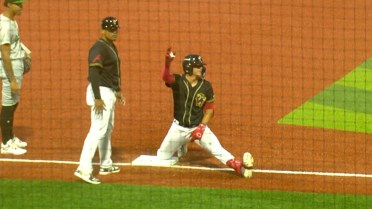 Alex Lodise's three-hit game in pro debut