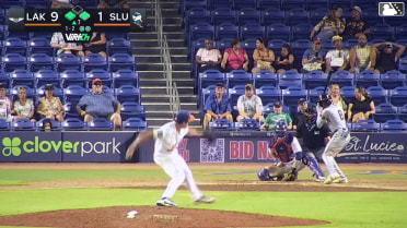 Angel De Los Santos singles on a line drive to left fielder Jack Toomey. Brady Ballinger scores. Michael Oliveto to 2nd.