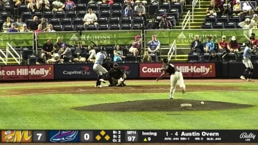 Austin Overn singles on a ground ball to shortstop Cristian Hernández. Gregory Barrios scores. Daniel Vellojin to 3rd. Jhon Diaz to 2nd.