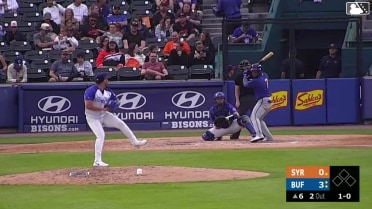 Andy Ibáñez homers (3) on a line drive to left field.