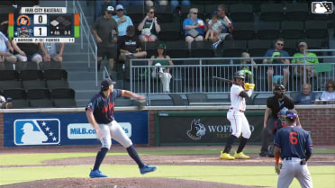 Gleider Figuereo singles on a ground ball to left fielder Jhon Diaz. Hector Osorio scores.