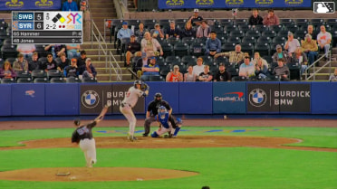 Spencer Jones doubles (4) on a sharp fly ball to center fielder Nick Morabito. Max Schuemann scores.