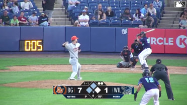 Kevin Bazzell singles on a line drive to second baseman Émilien Pitre. Devin Fitz-Gerald scores. Ronny Cruz to 3rd.