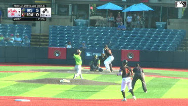 Will Verdung out on a sacrifice fly to right fielder Chandler Pollard. Dixon Williams scores.