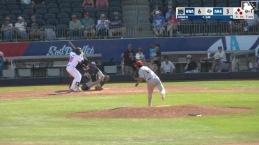 Jansel Luis homers (6) on a fly ball to center field. Junior Franco scores. Angel Ortiz scores.