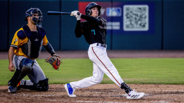 Overn powers Baysox to third straight victory