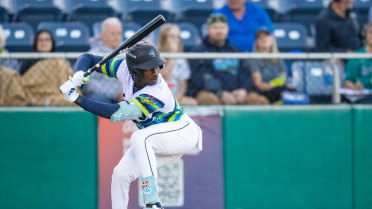 Mariners Felnin Celesten hits his first High-A triple