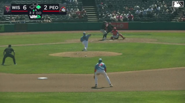 Luiyin Alastre triples (1) on a line drive to center fielder Won-Bin Cho. Blayberg Diaz scores.