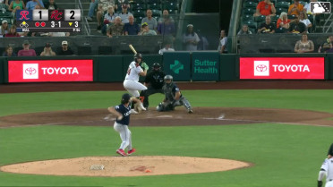 Will Brennan homers (5) on a fly ball to right center field. Grant McCray scores.
