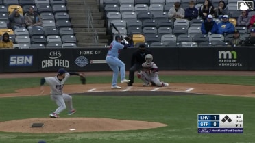 Alan Roden homers (3) on a fly ball to right field. Kaelen Culpepper scores.