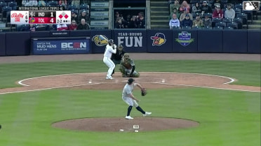 Max Clark doubles (12) on a line drive to right fielder Nick Yorke. Max Burt scores. Andrew Navigato to 3rd.