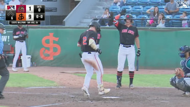 Giants prospect Cole Foster smacks a solo homer