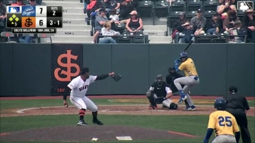 Emil Morales walks. Jose D. Hernandez scores. AJ Soldra to 3rd. Jaron Elkins to 2nd.