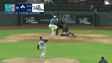 Roddery Muñoz Ball to Colby Halter