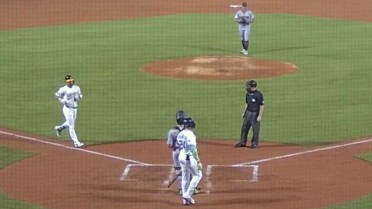 Max Muncy's solo homer