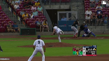 Luis Castillo homers (16) on a fly ball to right field. Eric Bitonti scores.