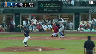 Yonny Hernández doubles (9) on a soft ground ball to left fielder Otto Kemp. Ji Hwan Bae scores.