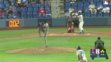 Alton Davis II In play, run(s) to Joendry Vargas