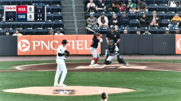 Anthony Seigler homers (3) on a fly ball to right field.